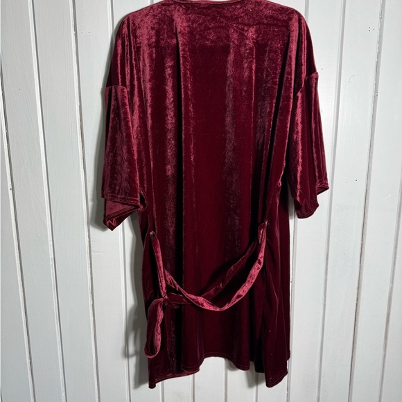 Secret Treasures Rich Red Velvet Robe - Picture 2 of 2